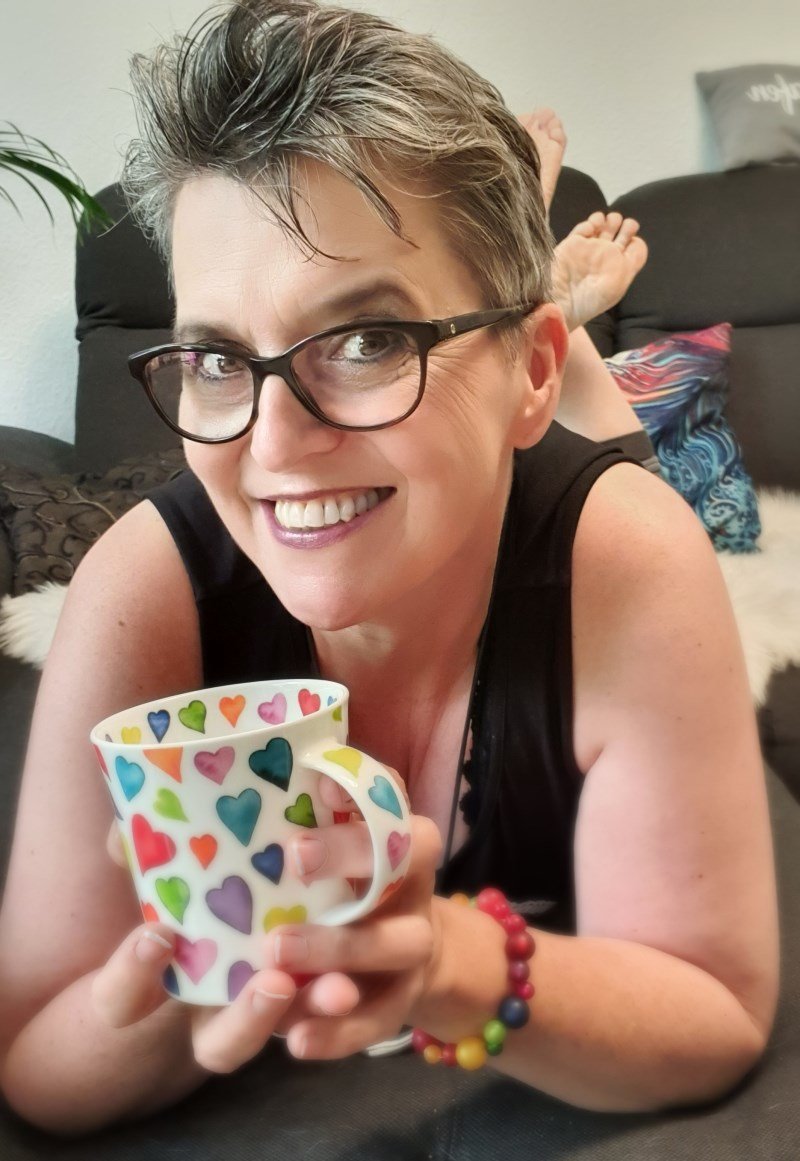 Elke-Paulussen-mit-Tasse